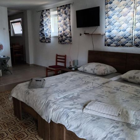 Studio Apartment Posavec プレマントゥーラ エクステリア 写真
